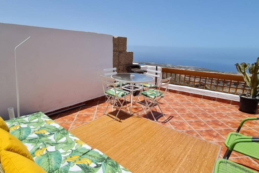 Lovely Two Bedroom With Amazing View Apartment